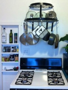 https://www.home-storage-solutions-101.com/image-files/xkitchen-organization-pot-rack.jpg.pagespeed.ic.N3TblhsptP.jpg