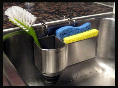 https://www.home-storage-solutions-101.com/images/a-sink-caddy-can-keep-your-sponges-from-staying-in-the-sink-21760737.jpg
