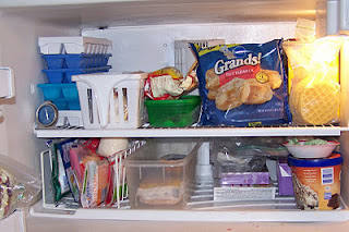 https://www.home-storage-solutions-101.com/images/organize-refrigerator-plus-freezer-organization-with-baskets-21614170.jpg