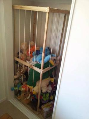 teddy zoo cage